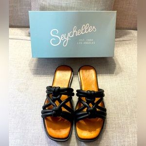 SEYCHELLES SUN-KISSED SANDAL / SLIDE - LIKE NEW!